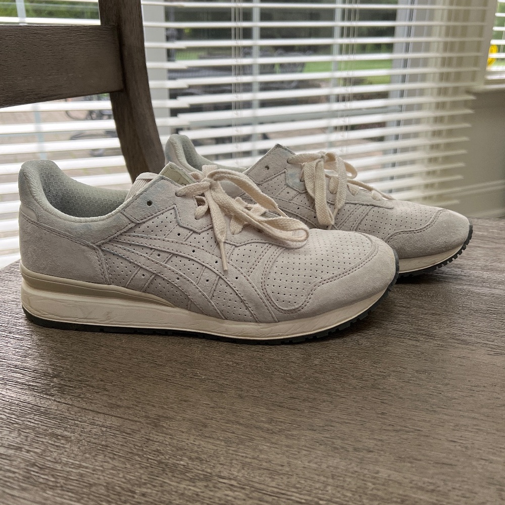 Onitsuka Tiger running shoes Birch/Cream size 9